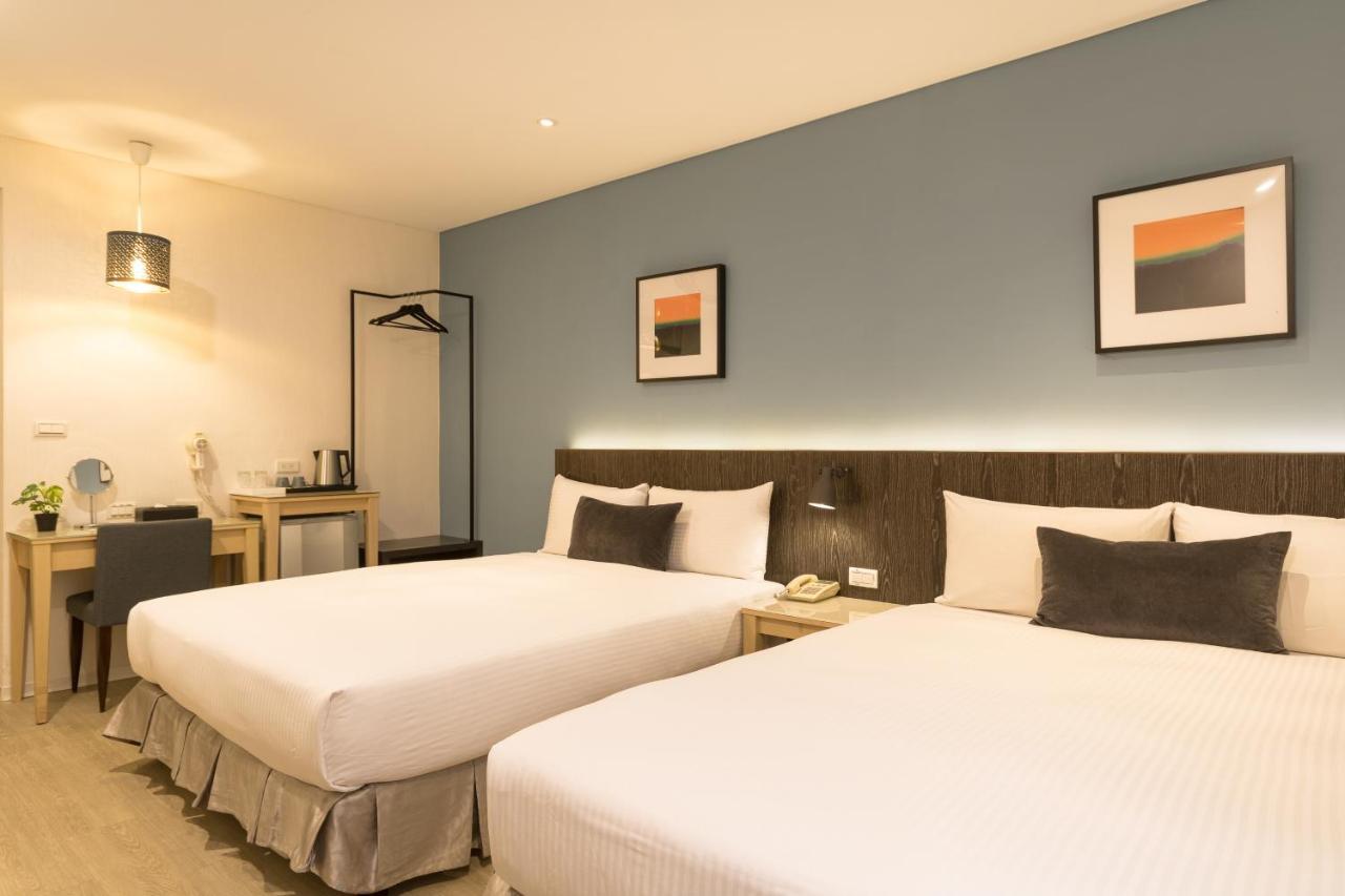 Just Enjoy Business Hotel Tainan Exterior photo