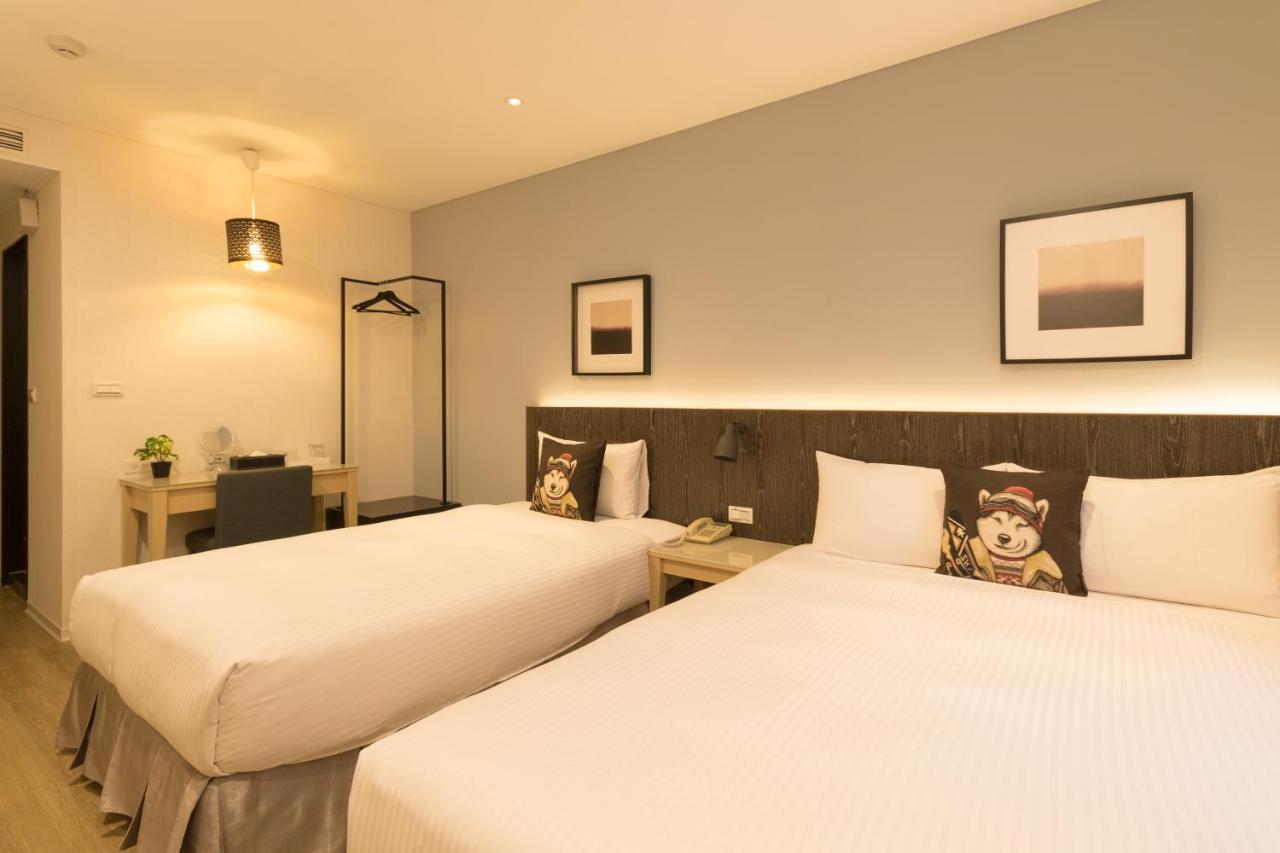 Just Enjoy Business Hotel Tainan Exterior photo