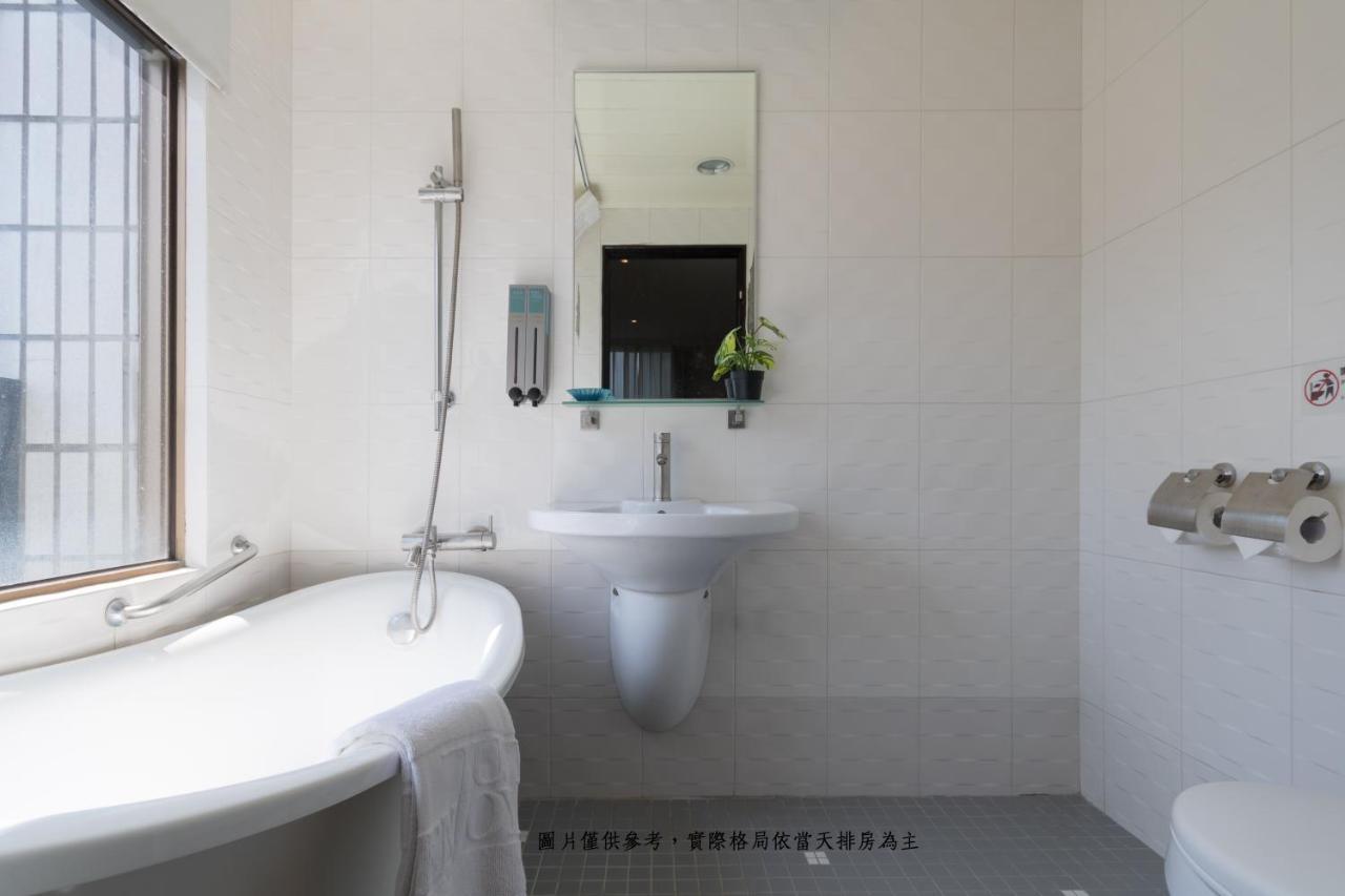 Just Enjoy Business Hotel Tainan Exterior photo